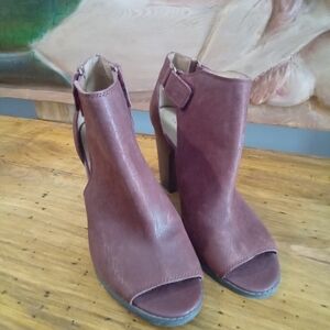 Lucky Brand Laciann Peep-Toe Ankle Bootie 3.25" Heel Height Burgundy Leather 10